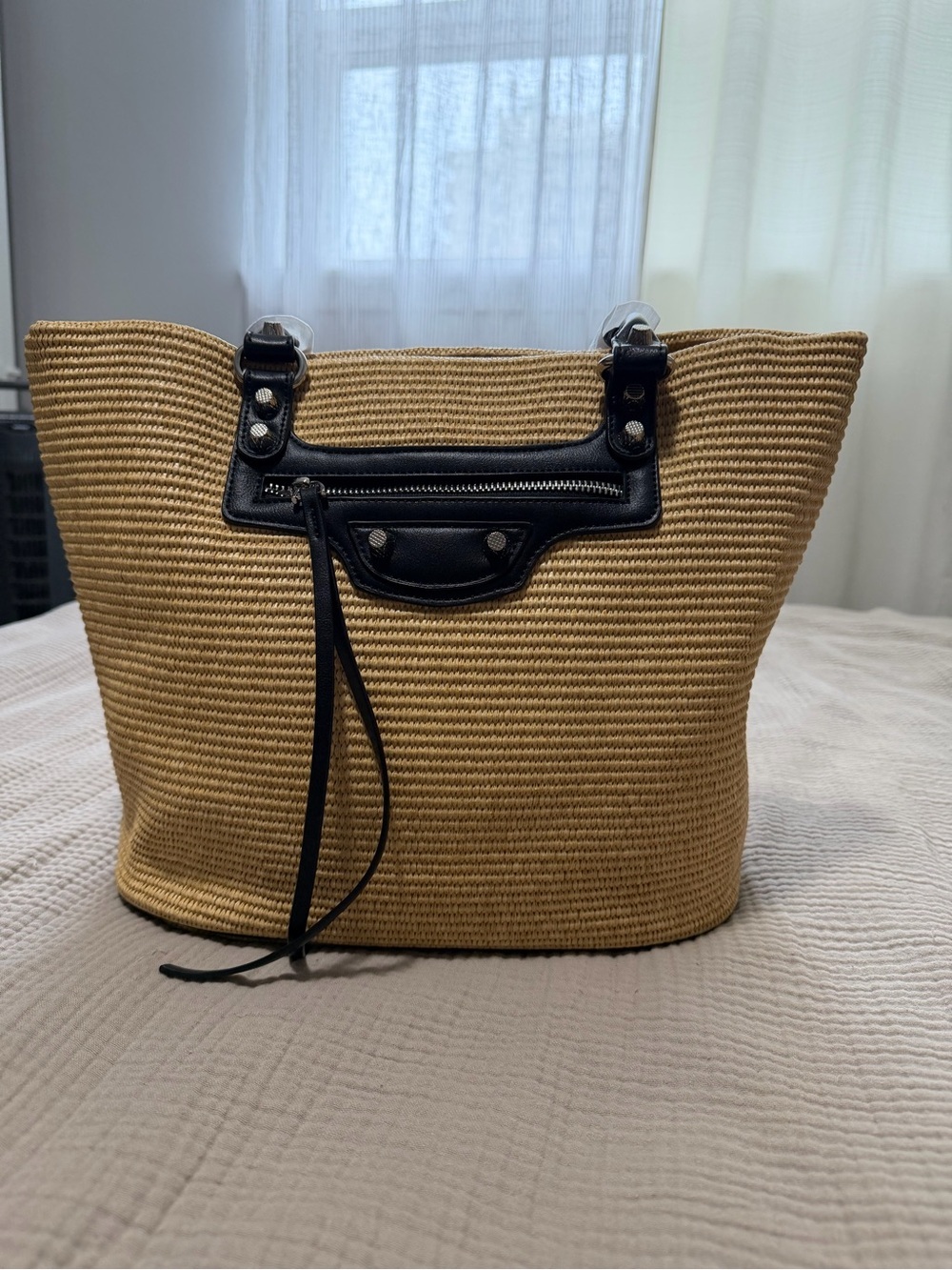 Straw Tote Bag with Black Trim - Fashion Women Bag - Picture 2 of 8